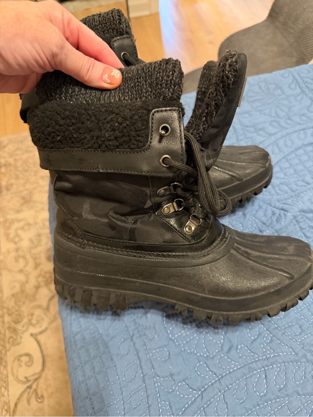 Women's Black Insulated Winter Boots